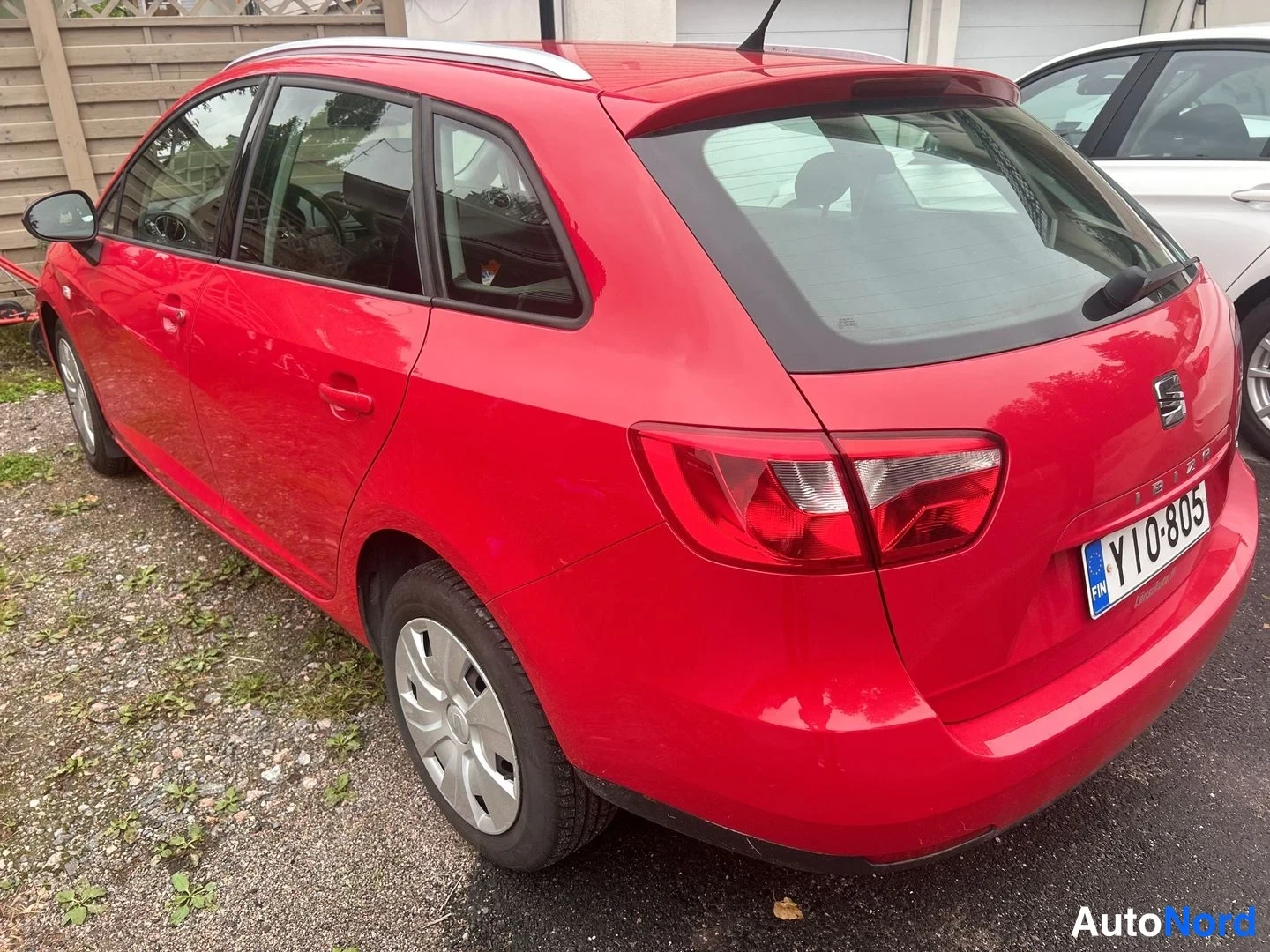 Punainen Seat Ibiza 2014, takaviisto, kuva 4