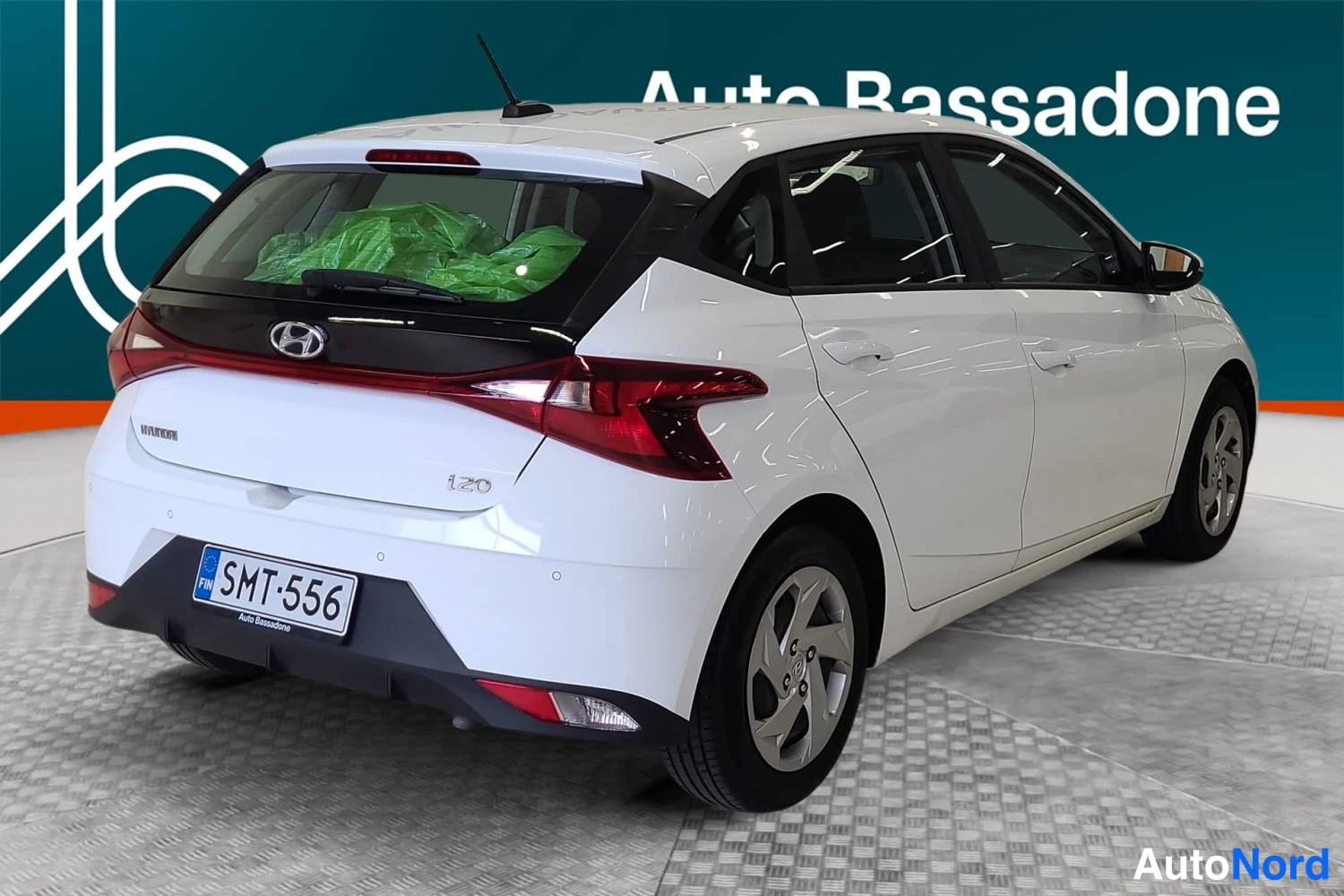 Valkoinen Hyundai I20 2022, takaviisto, kuva 8