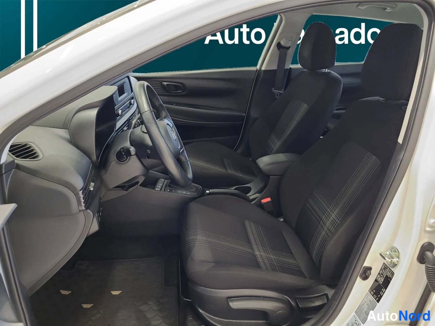 Valkoinen Hyundai I20 2022, kuva 9