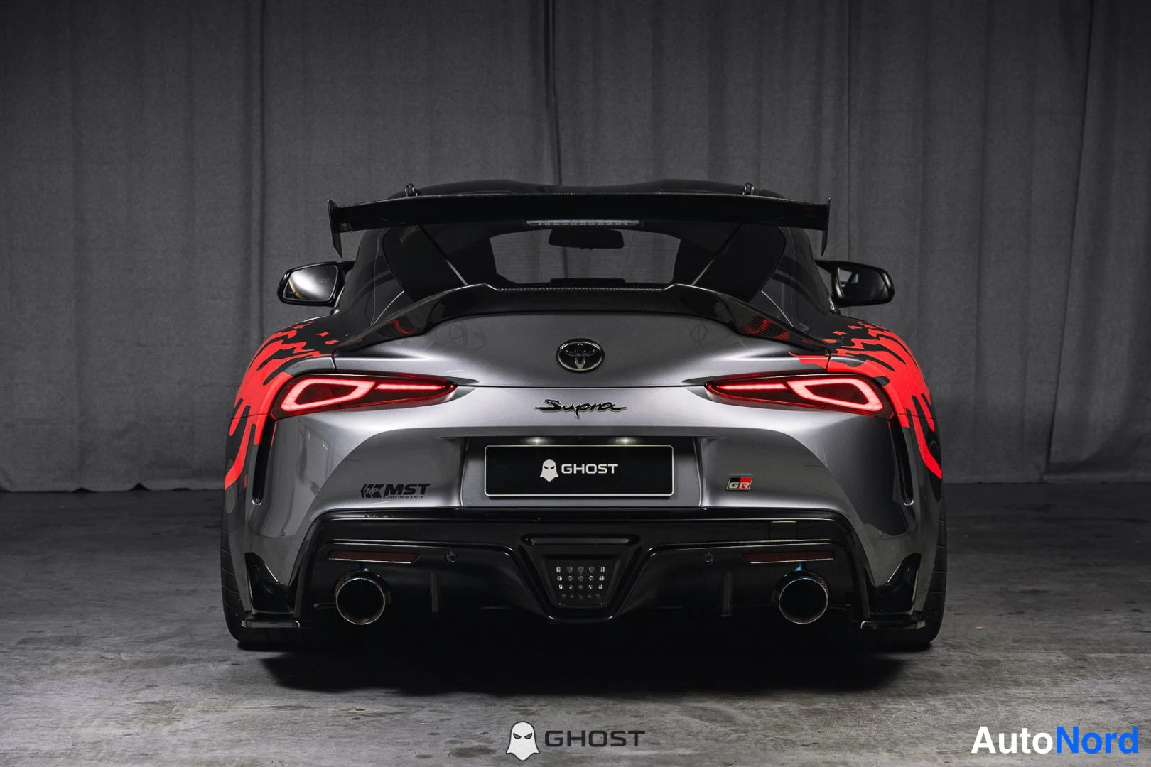 Harmaa Toyota Supra 2022, takaa, kuva 8