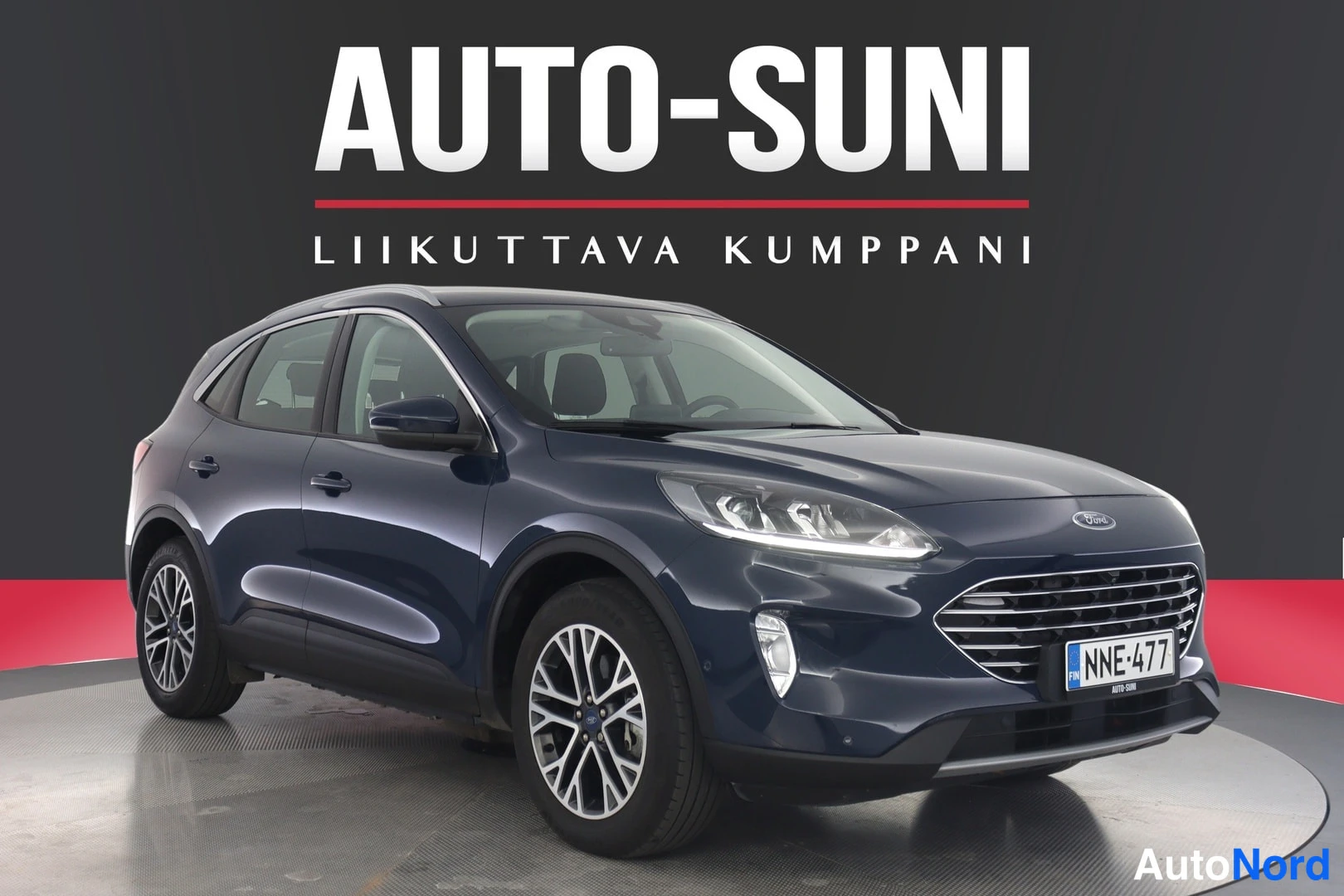 Sininen Ford Kuga 2021, etuviisto, keula oikealle, kuva 3