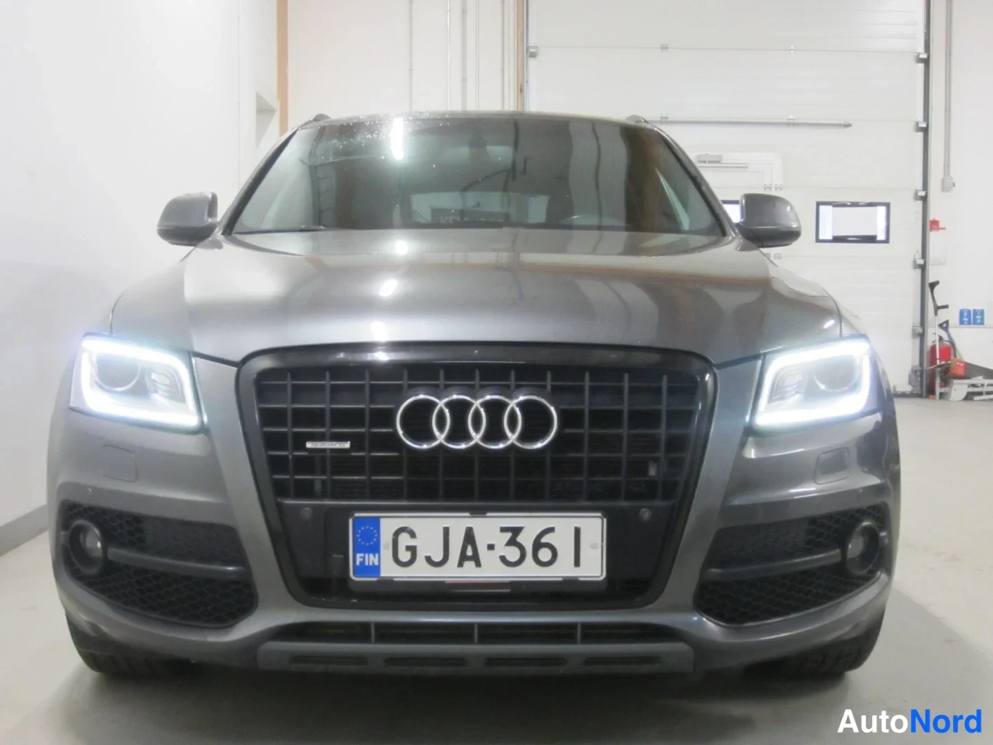Harmaa Audi Q5 2011, edestä, kuva 5