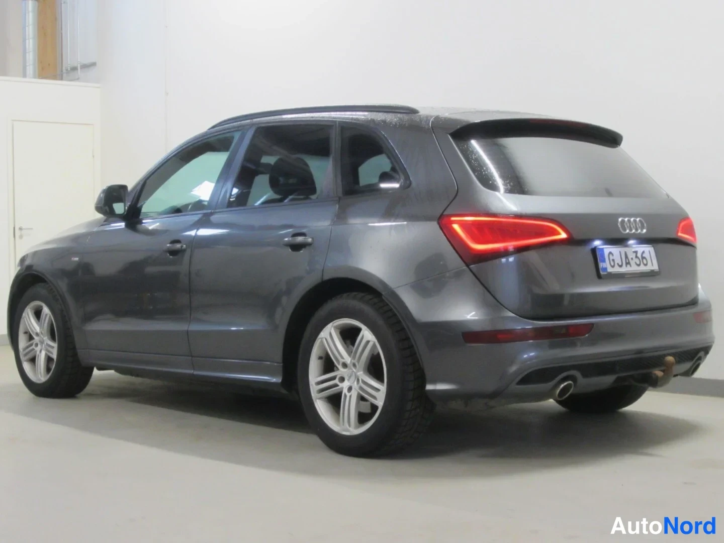 Harmaa Audi Q5 2011, etuviisto, keula vasemmalle, kuva 2
