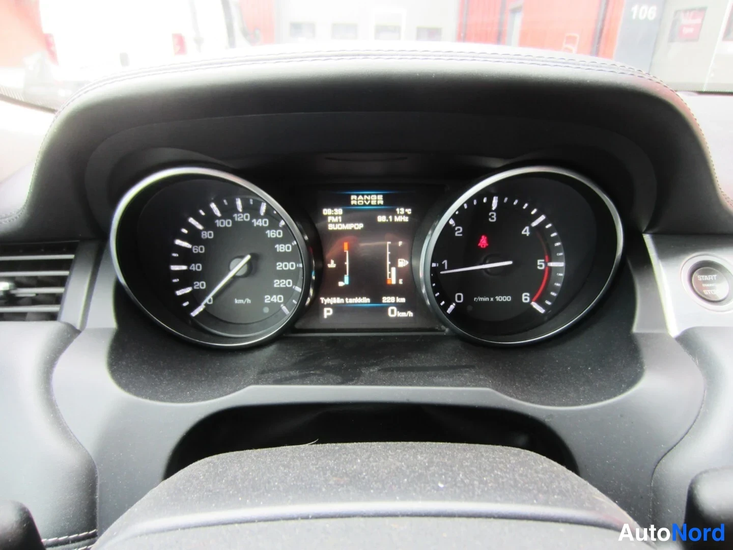 Musta Land Rover Range Rover Evoque 2012, kuva 12