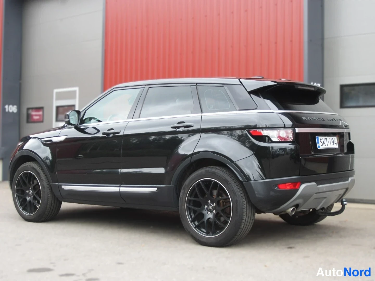 Musta Land Rover Range Rover Evoque 2012, takaviisto, kuva 5