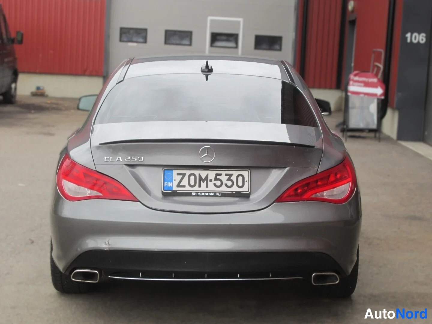 Harmaa Mercedes-Benz CLA 250 4MATIC 2014, takaa, kuva 8
