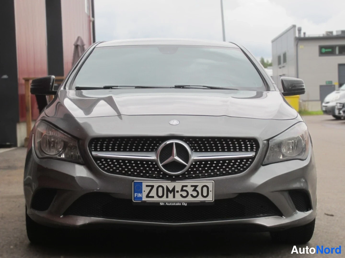 Harmaa Mercedes-Benz CLA 250 4MATIC 2014, edestä, kuva 3