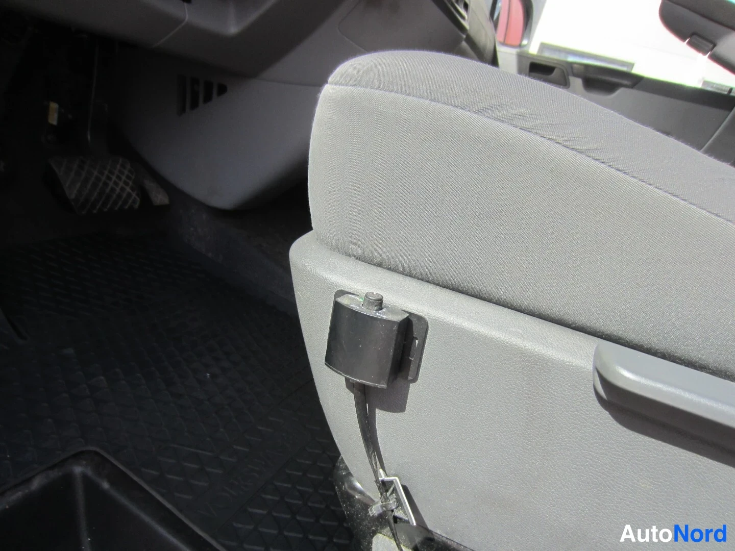 Valkoinen Volkswagen Transporter 2012, kuva 36