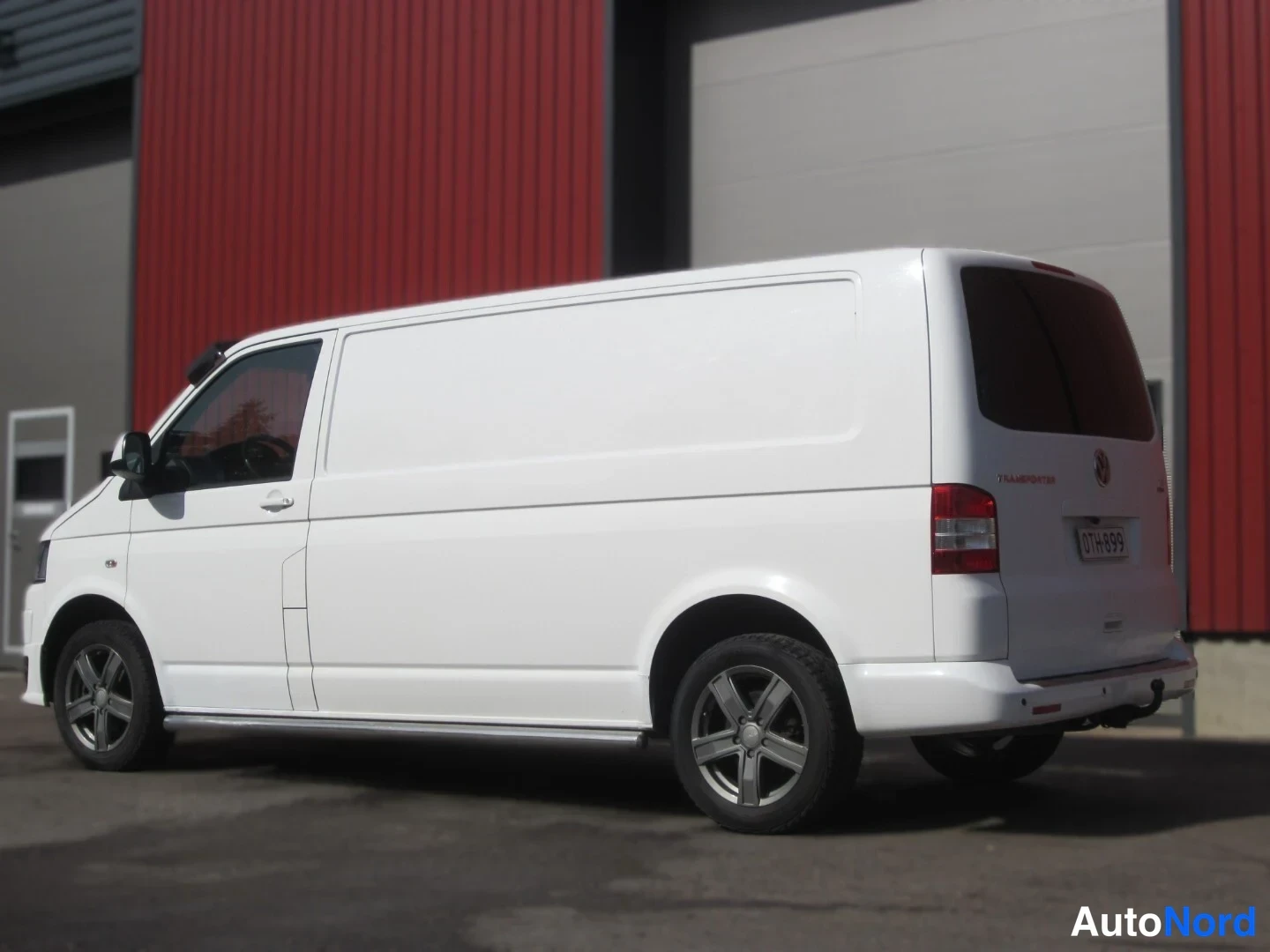 Valkoinen Volkswagen Transporter 2012, takaviisto, kuva 12