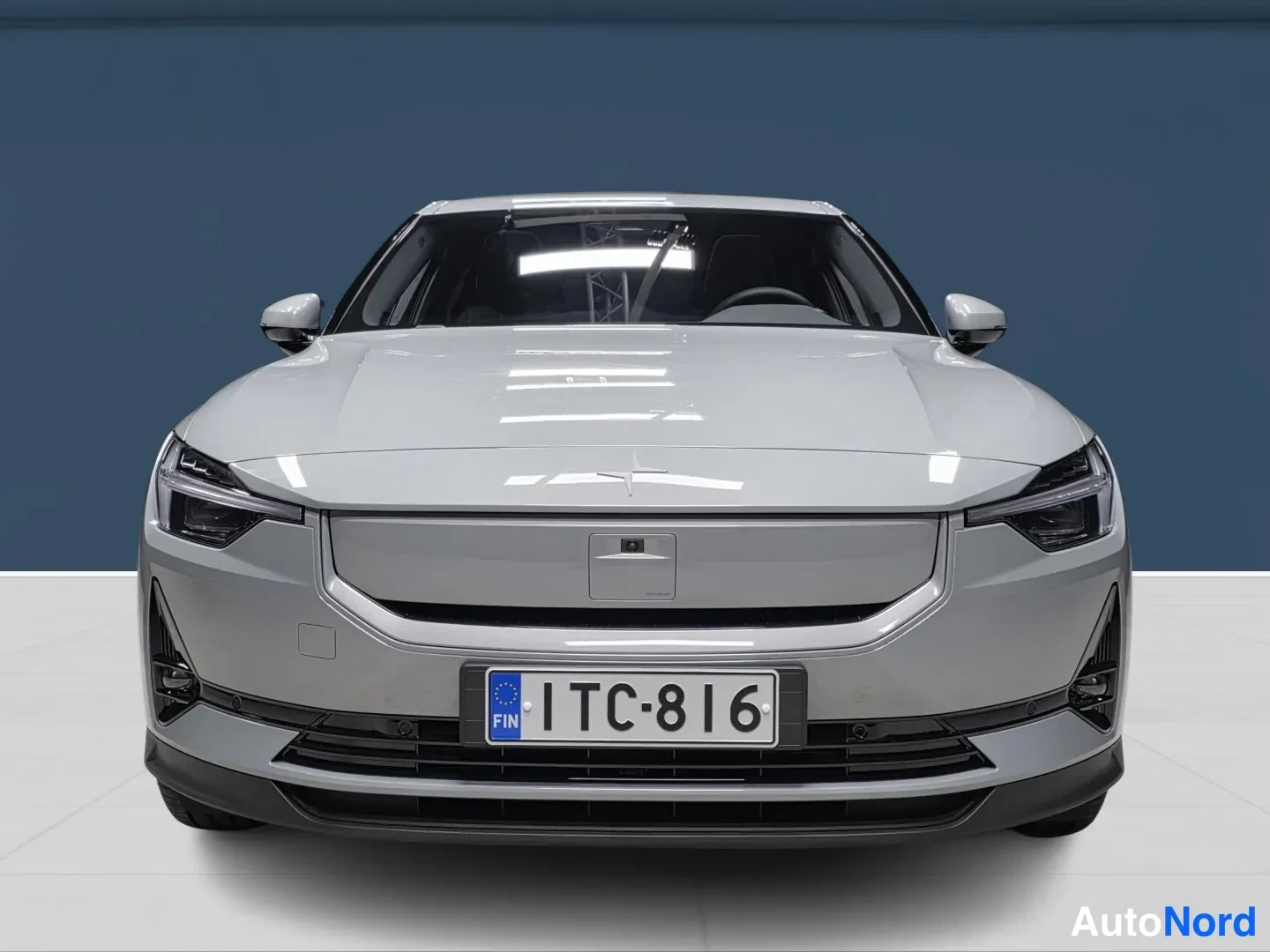 Harmaa Polestar 2 2026, edestä, kuva 3