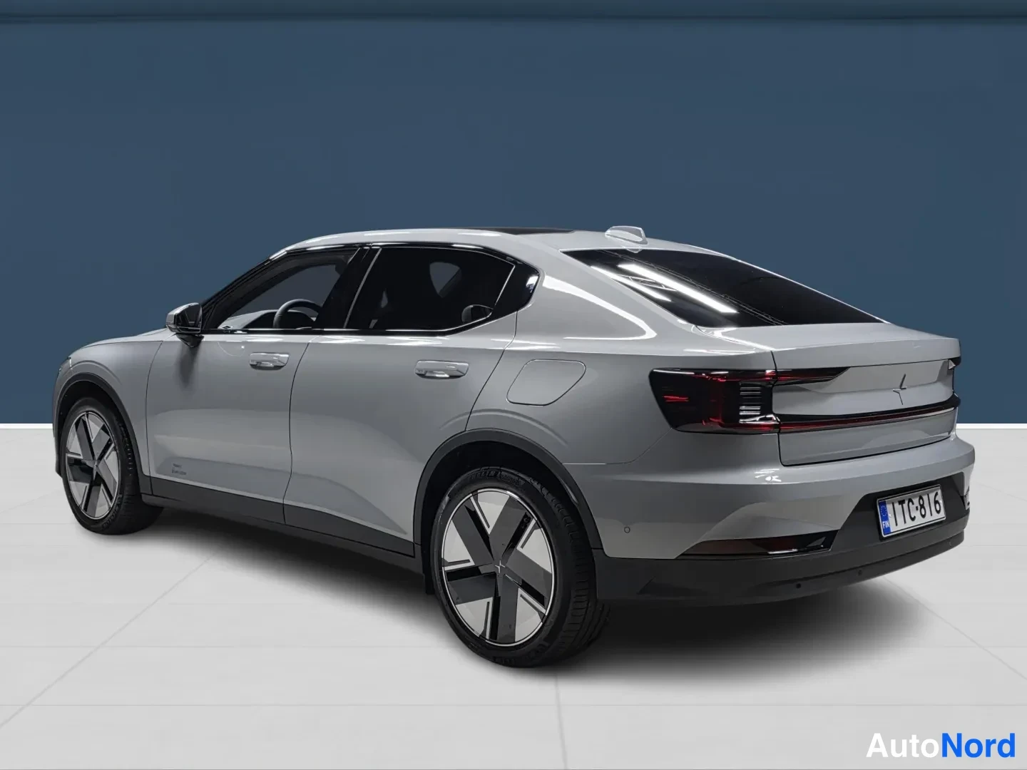 Harmaa Polestar 2 2026, takaviisto, kuva 5