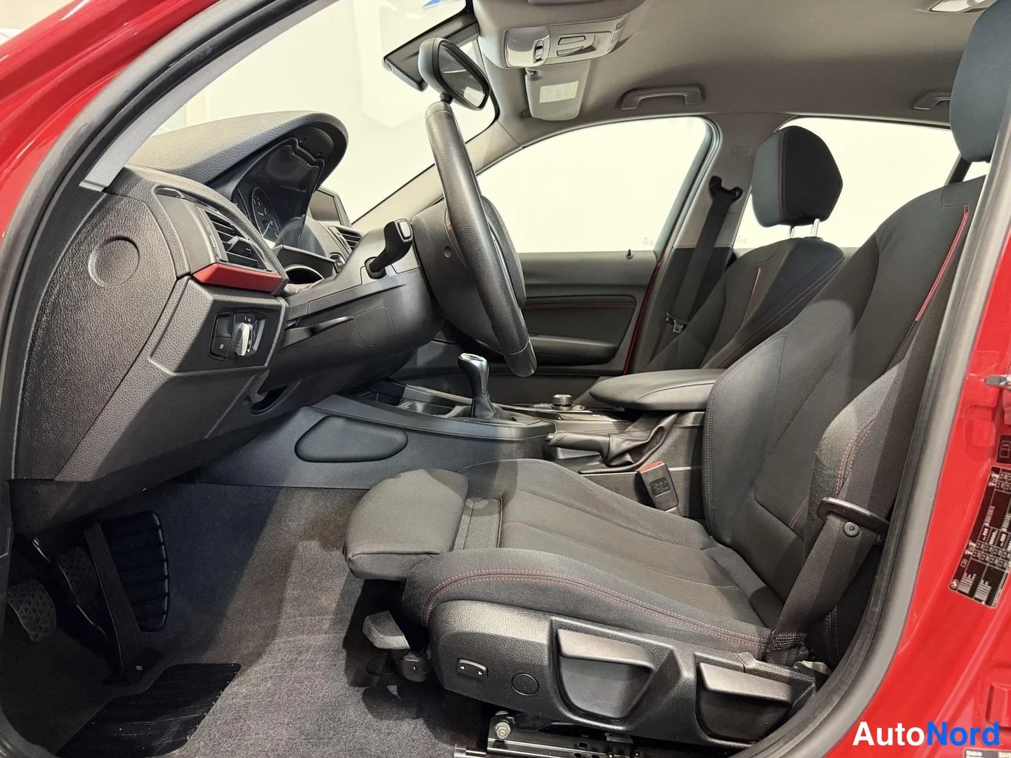 Punainen BMW 116i 2012, kuva 6
