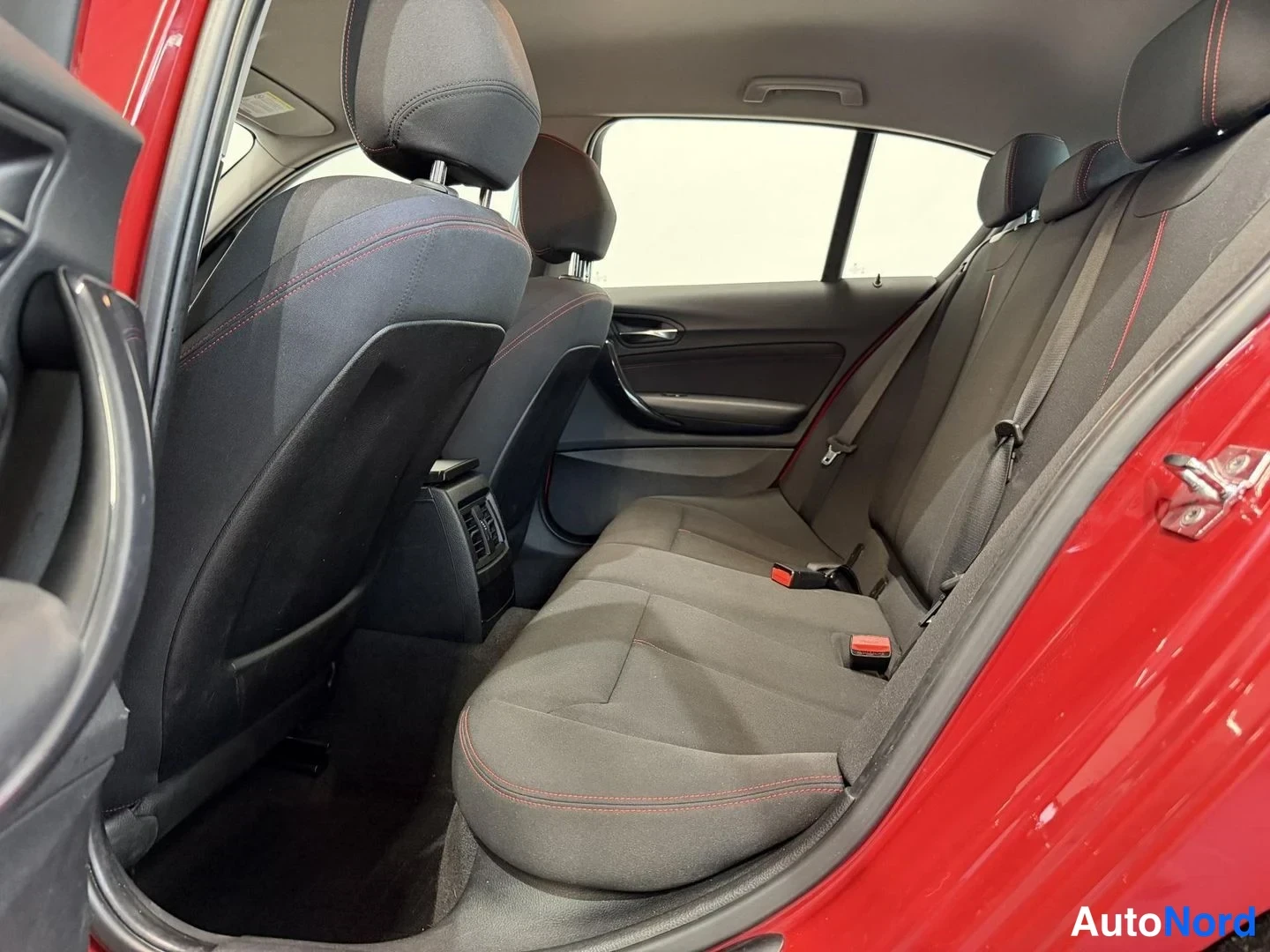 Punainen BMW 116i 2012, kuva 7