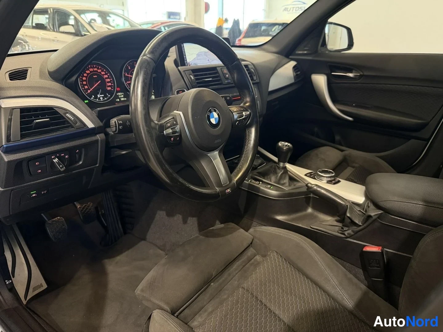 Valkoinen BMW 120d xDrive 2014, kuva 18