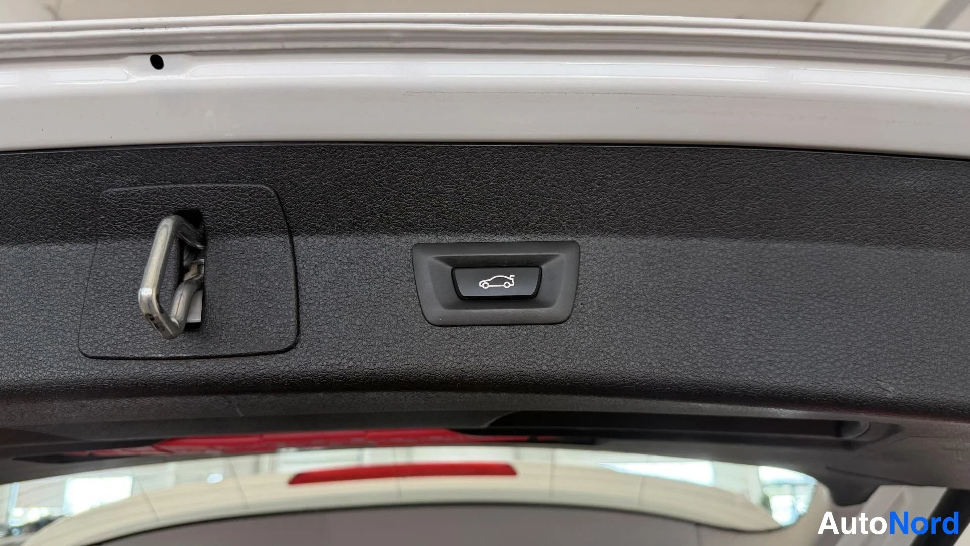 Valkoinen BMW 216i 2016, kuva 15