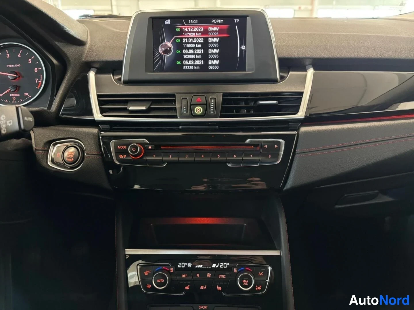 Valkoinen BMW 216i 2016, kuva 9