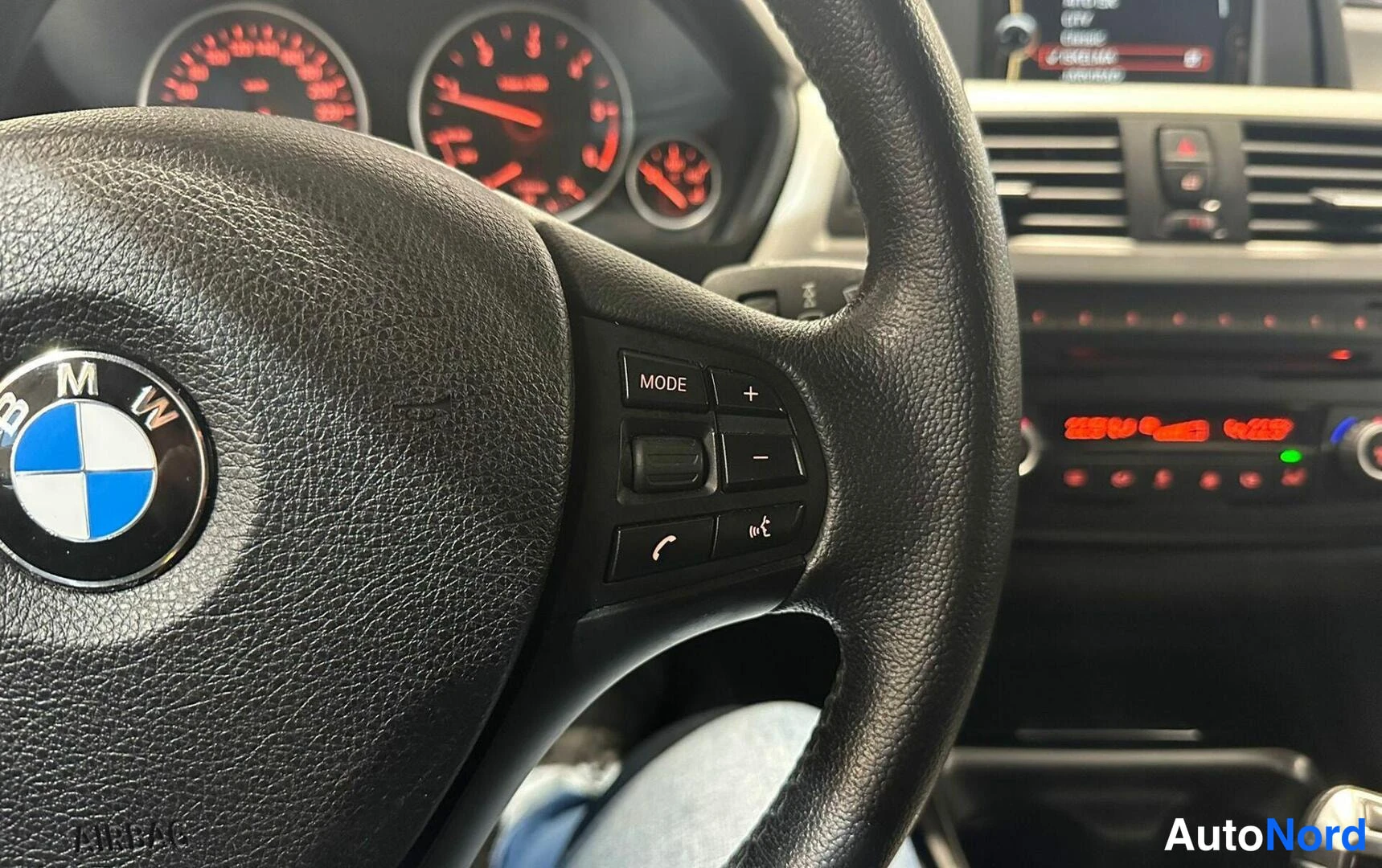 Valkoinen BMW 316d 2014, kuva 24