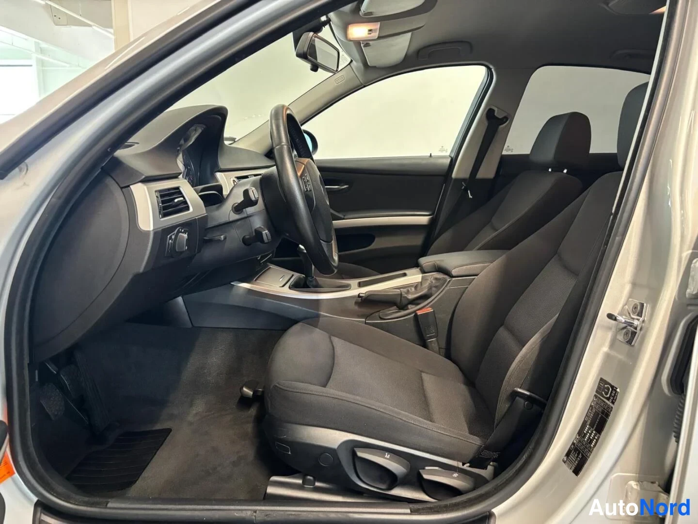 Harmaa BMW 318i 2007, kuva 8