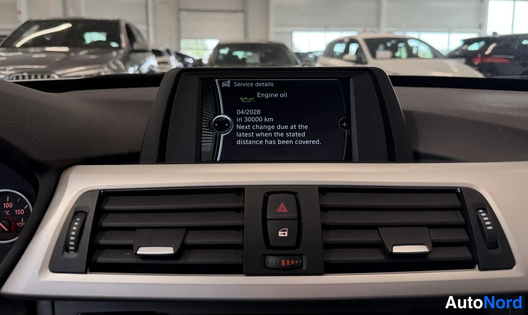 Valkoinen BMW 320d 2014, kuva 18