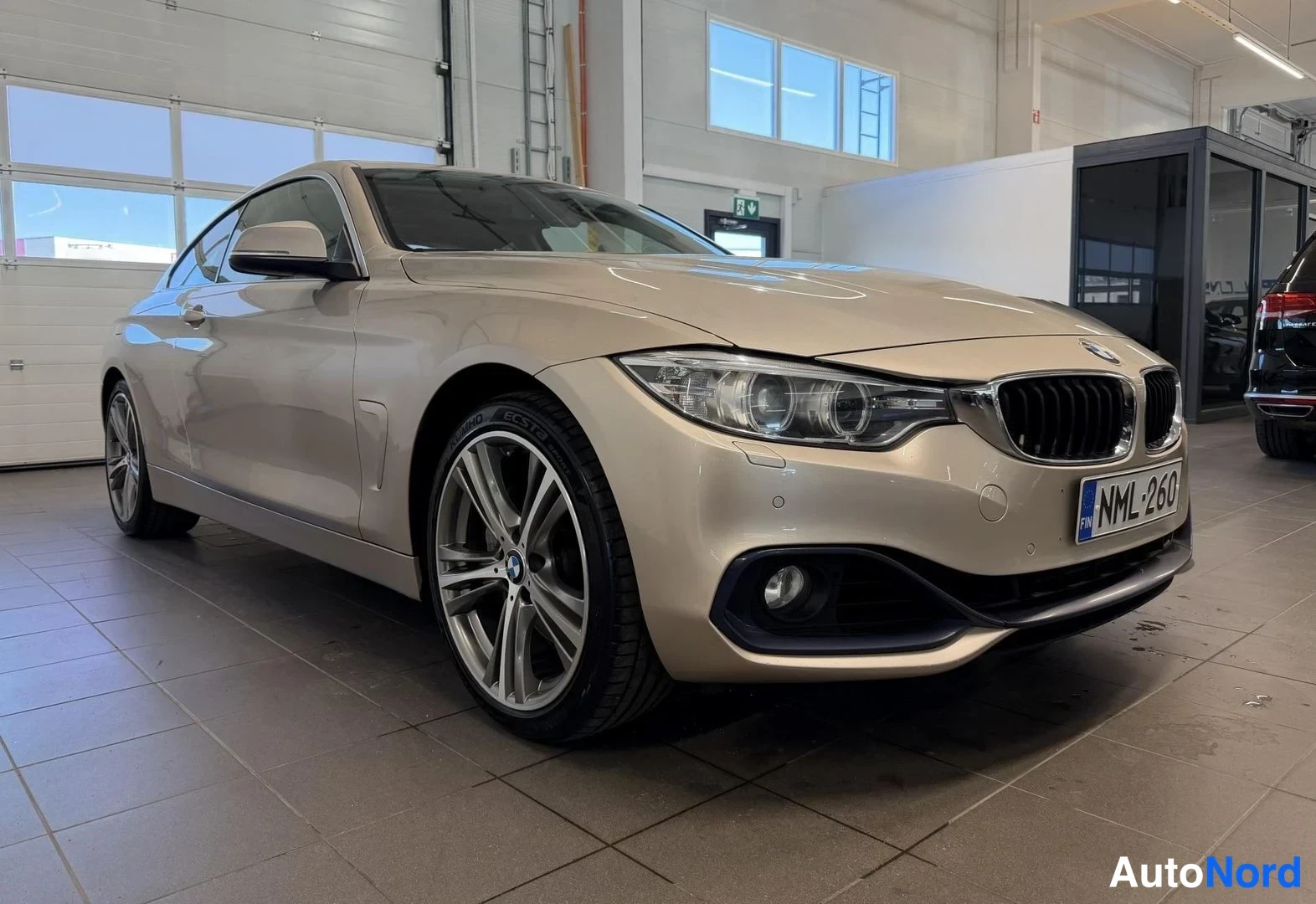 Beige BMW 435d xDrive 2014, etuviisto, keula oikealle, kuva 2