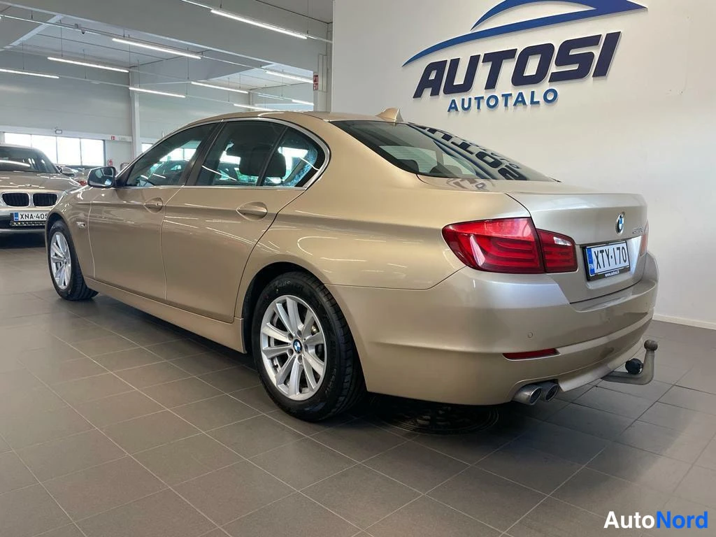 Beige BMW 520d 2011, takaviisto, kuva 5