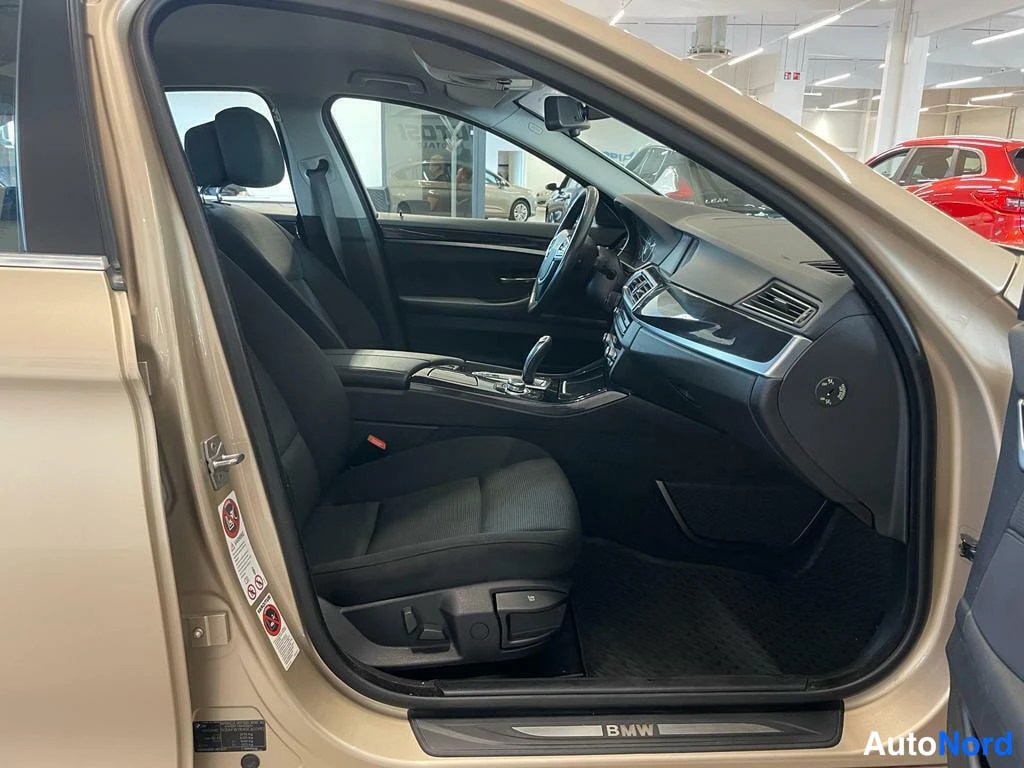 Beige BMW 520d 2011, kuva 10