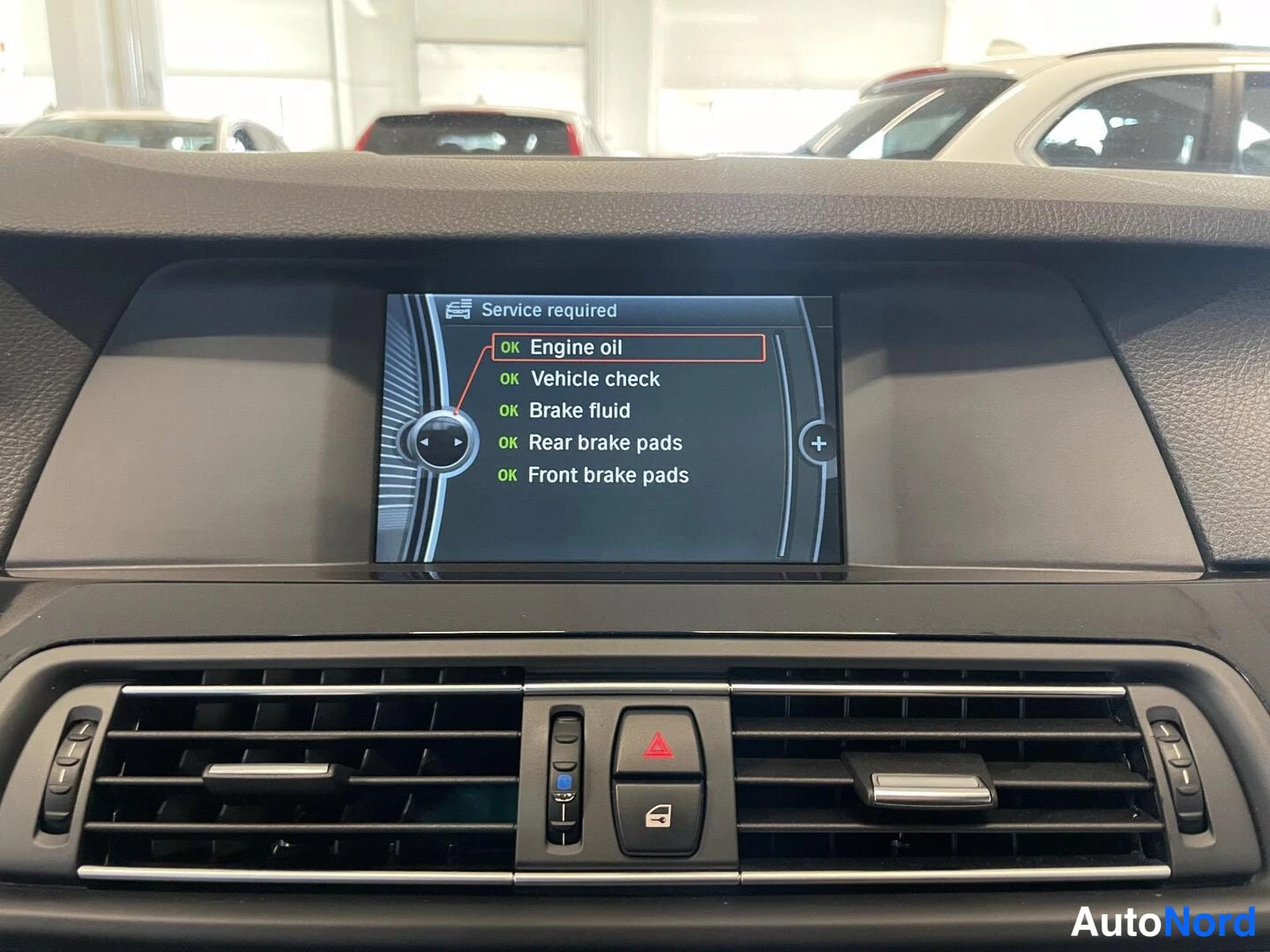 Beige BMW 520d 2011, kuva 10