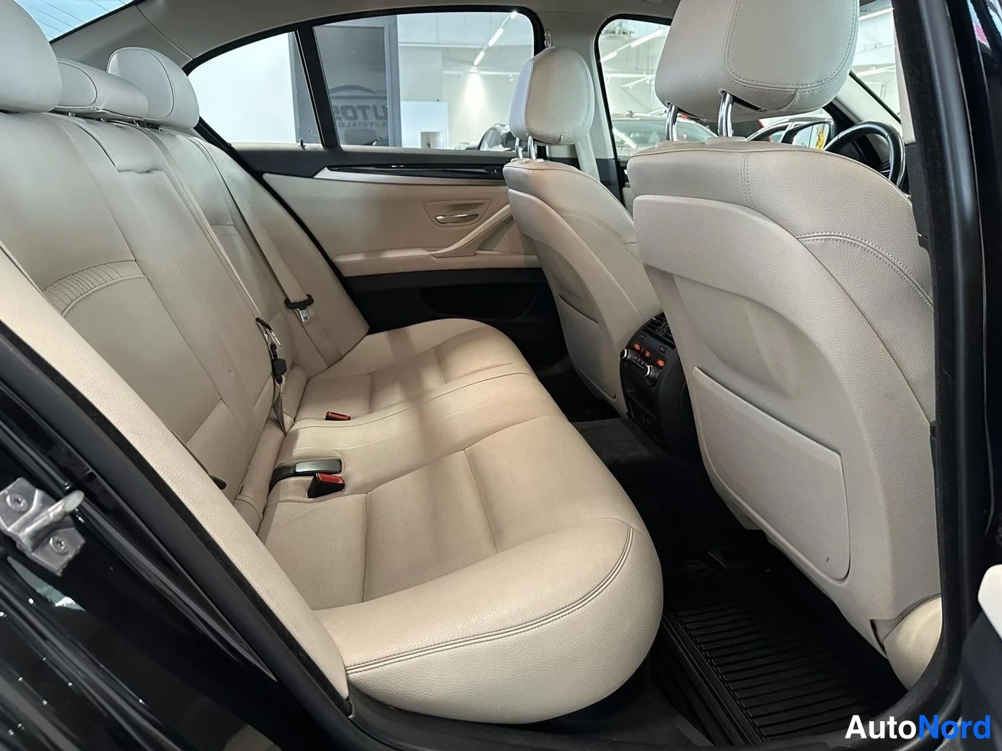 Musta BMW 520d xDrive 2017, kuva 16