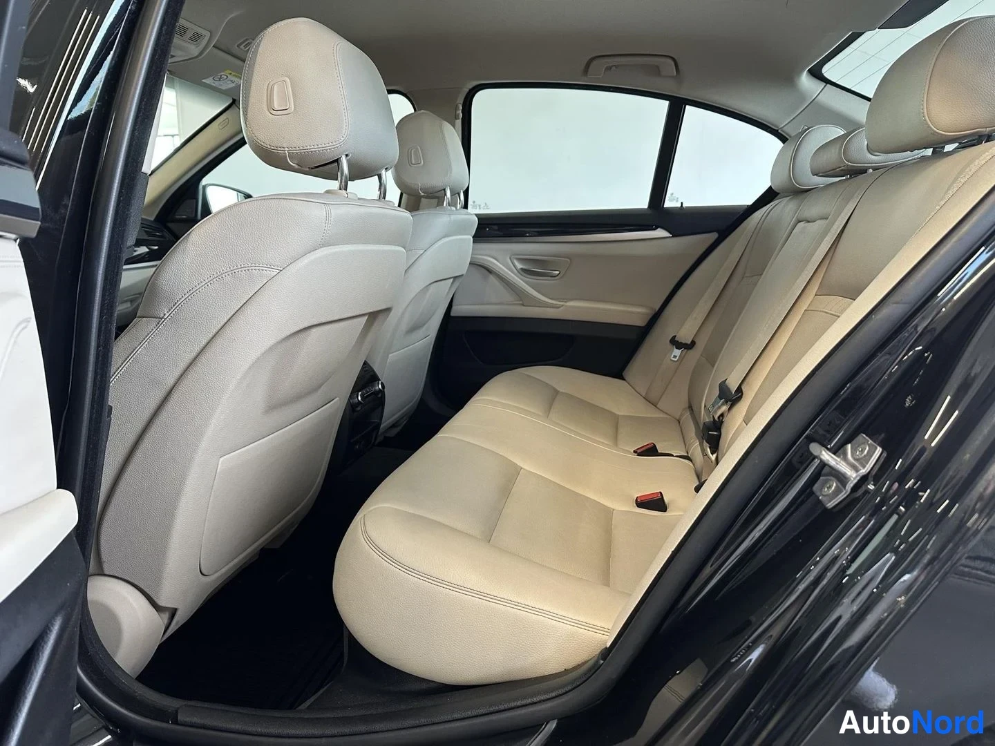 Musta BMW 520d xDrive 2017, kuva 15
