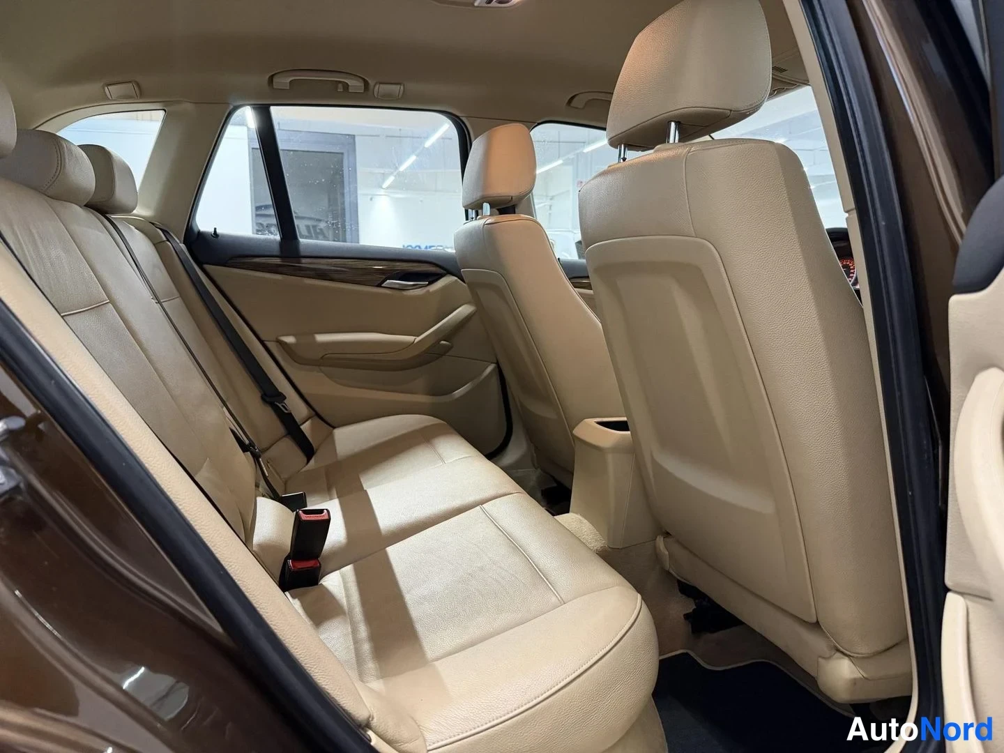 Ruskea BMW X1 2010, kuva 12