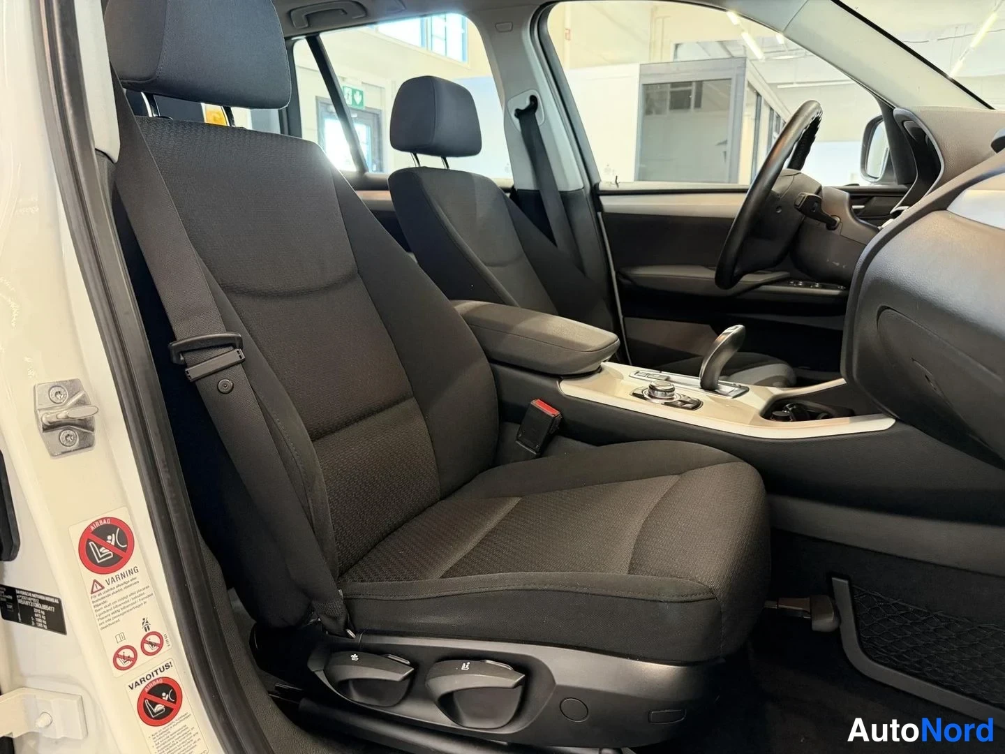 Valkoinen BMW X3 xDrive20d 2012, kuva 11
