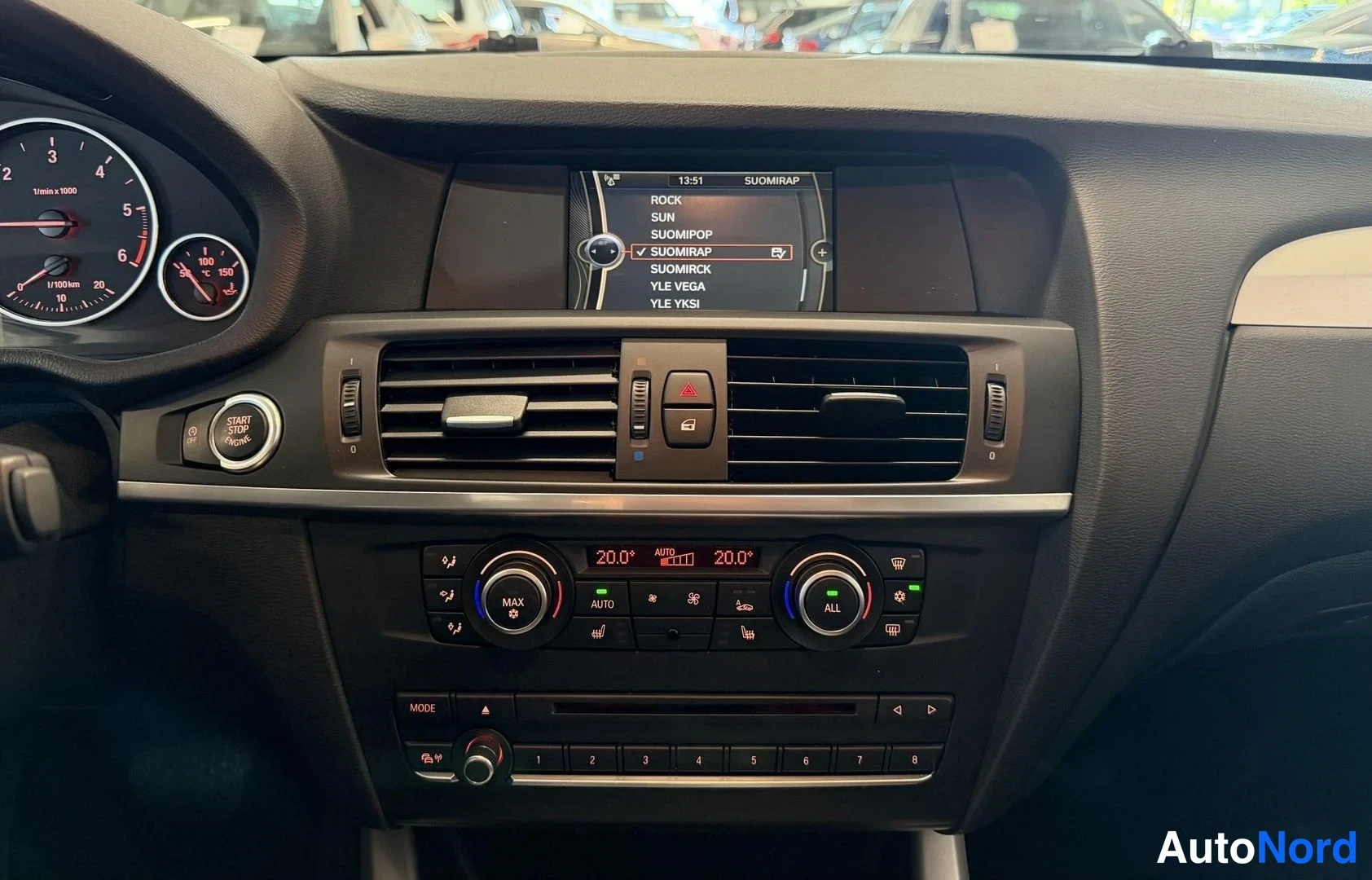 Valkoinen BMW X3 xDrive20d 2012, kuva 16