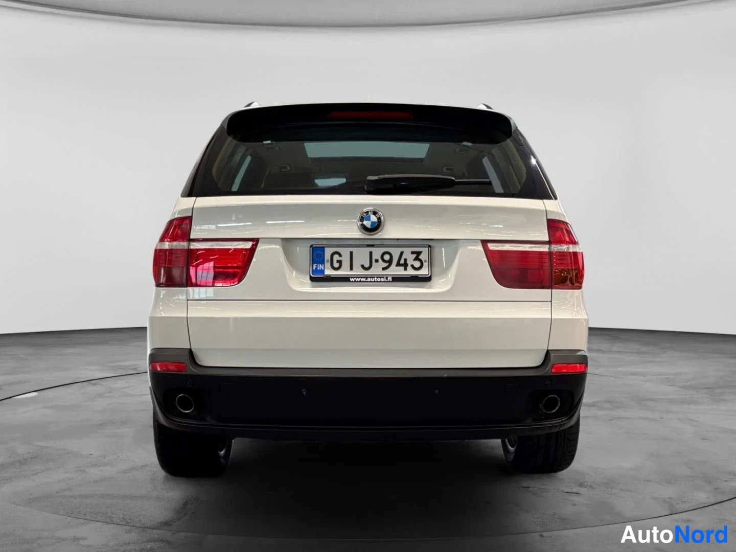 Valkoinen BMW X5 2009, takaa, kuva 8