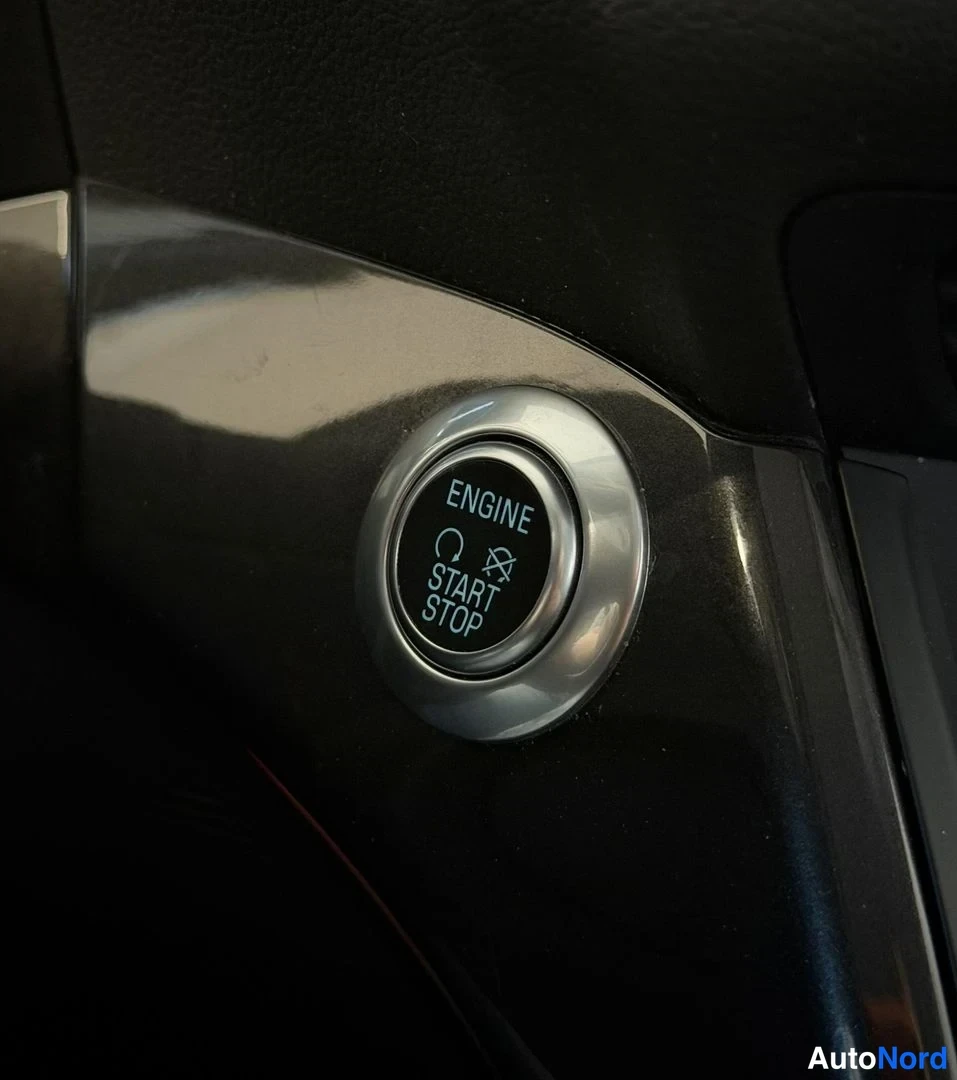 Valkoinen Ford C-Max 2016, kuva 12