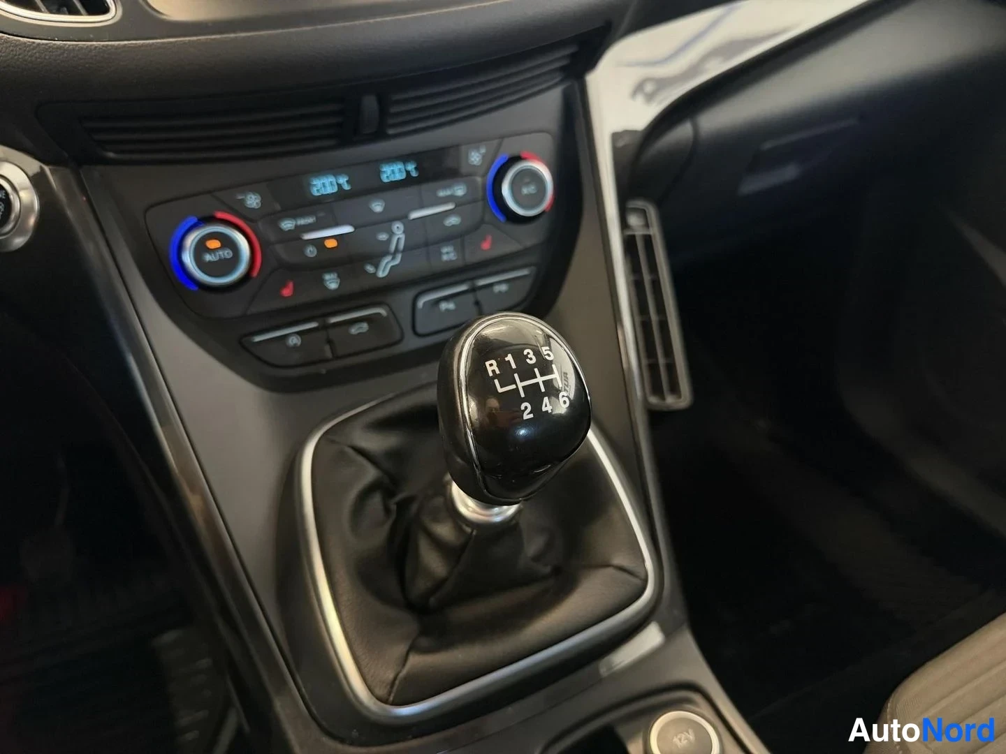 Valkoinen Ford C-Max 2016, kuva 16