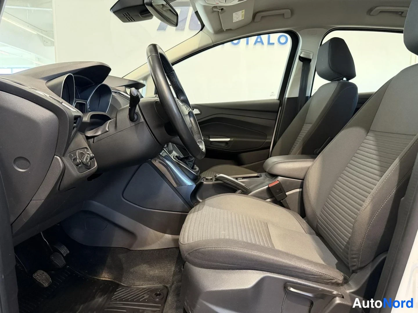 Valkoinen Ford C-Max 2016, kuva 7