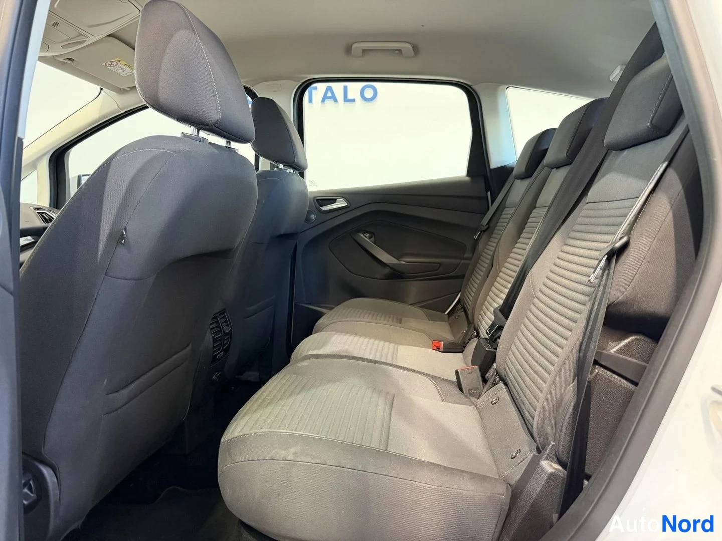 Valkoinen Ford C-Max 2016, kuva 8