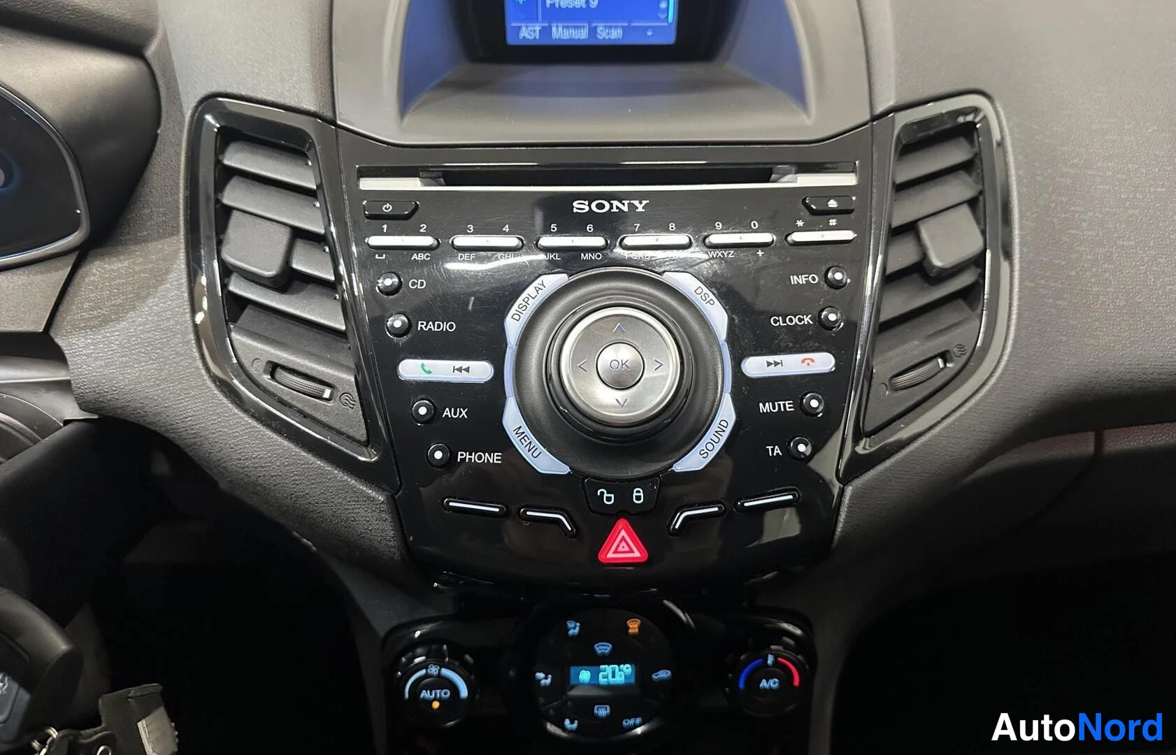 Sininen Ford Fiesta 2013, kuva 14