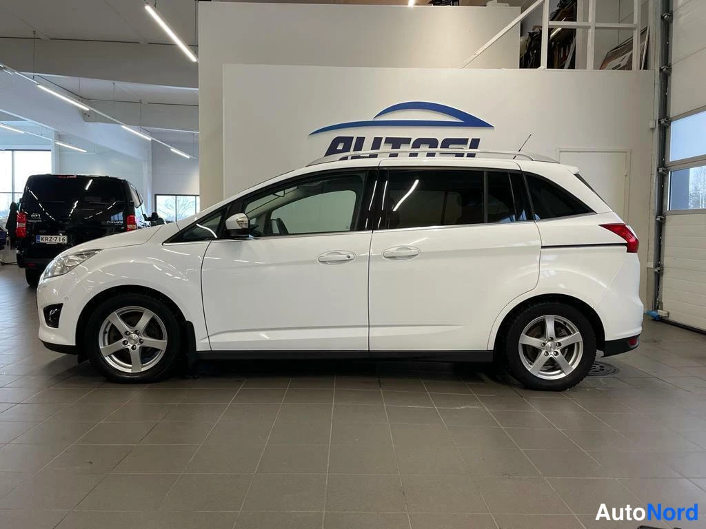 Valkoinen Ford Grand C-Max 2014, etuviisto, keula vasemmalle, kuva 2