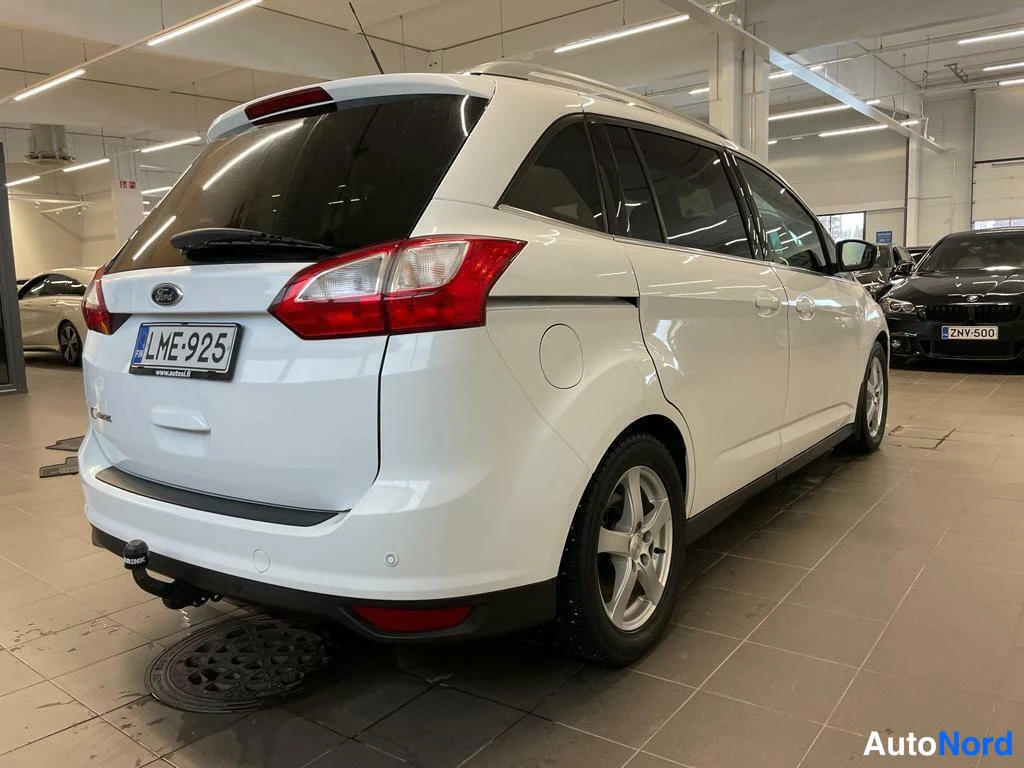 Valkoinen Ford Grand C-Max 2014, takaviisto, kuva 8