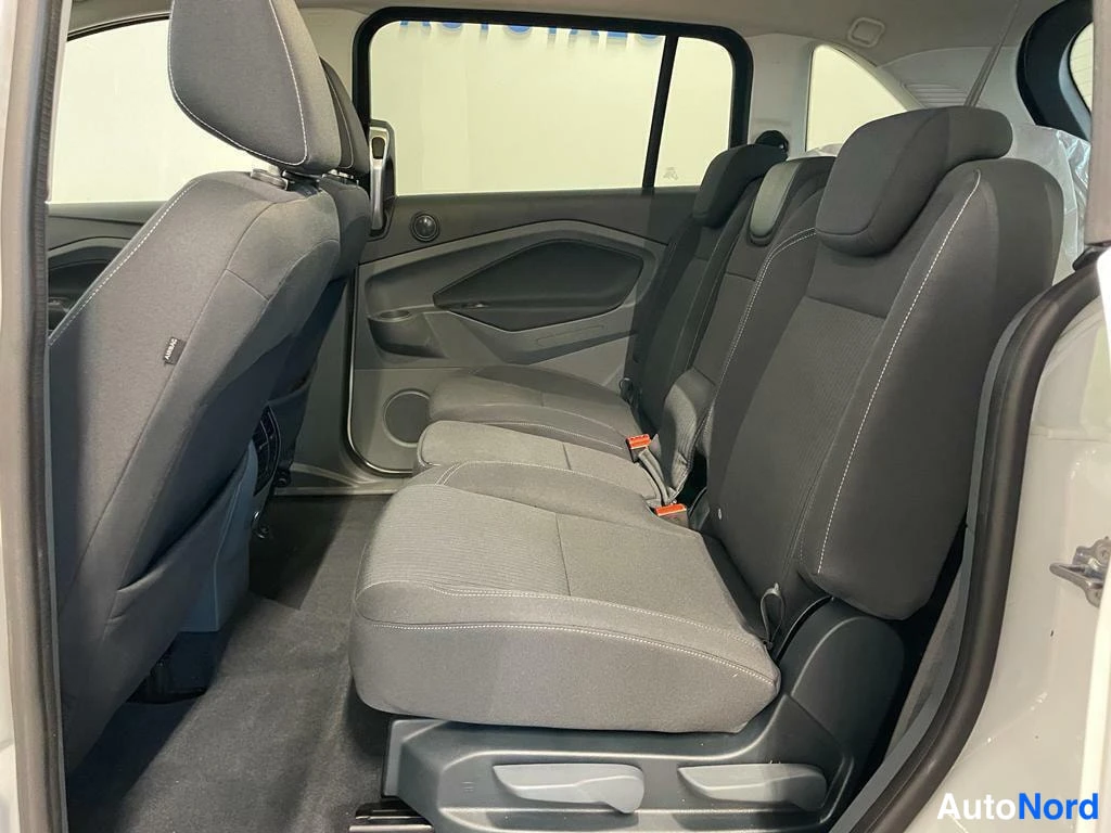 Valkoinen Ford Grand C-Max 2014, kuva 11
