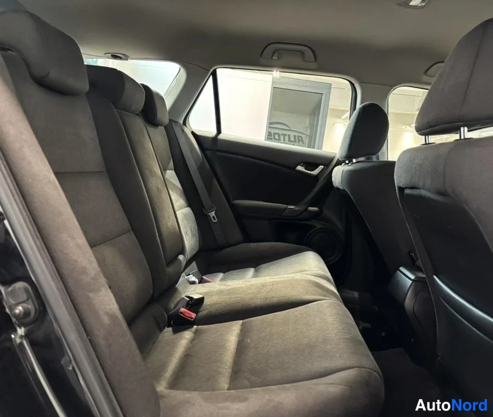 Musta Honda Accord Tourer 2008, kuva 15