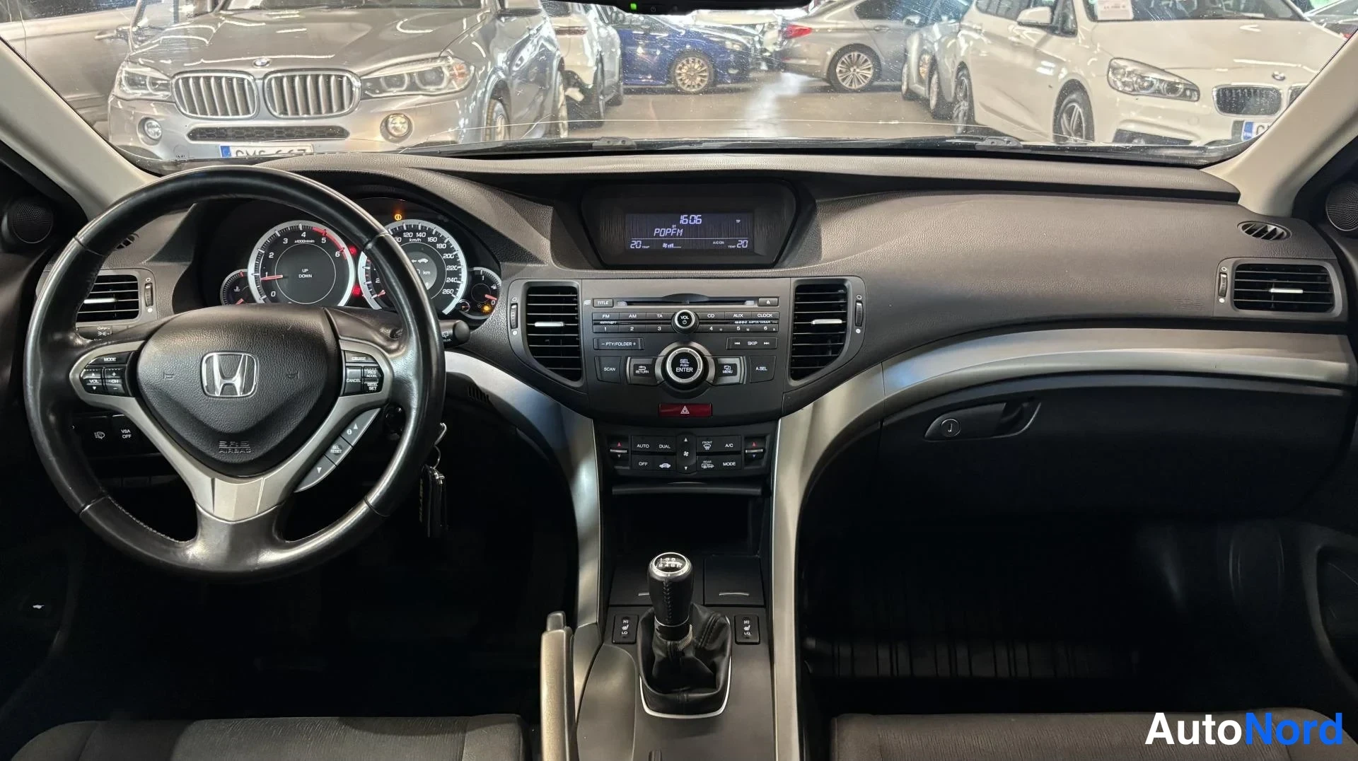 Musta Honda Accord Tourer 2008, kuva 12