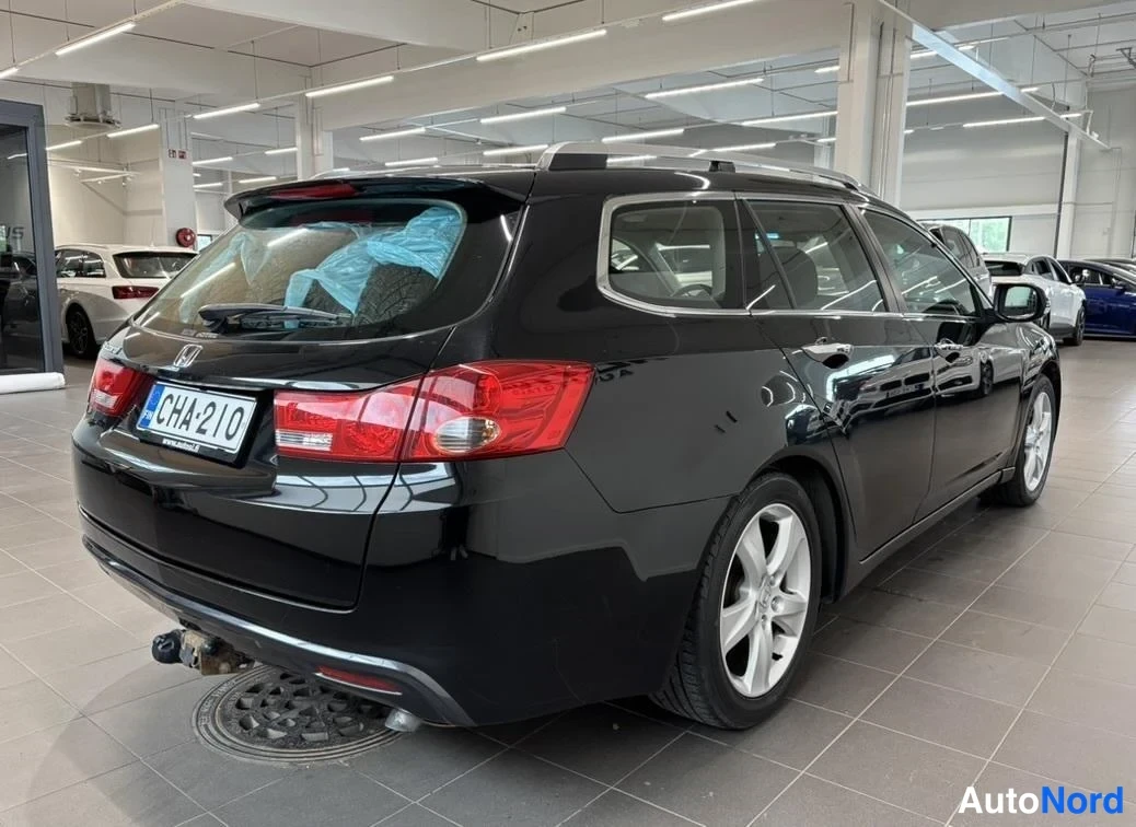Musta Honda Accord Tourer 2008, takaviisto, kuva 6