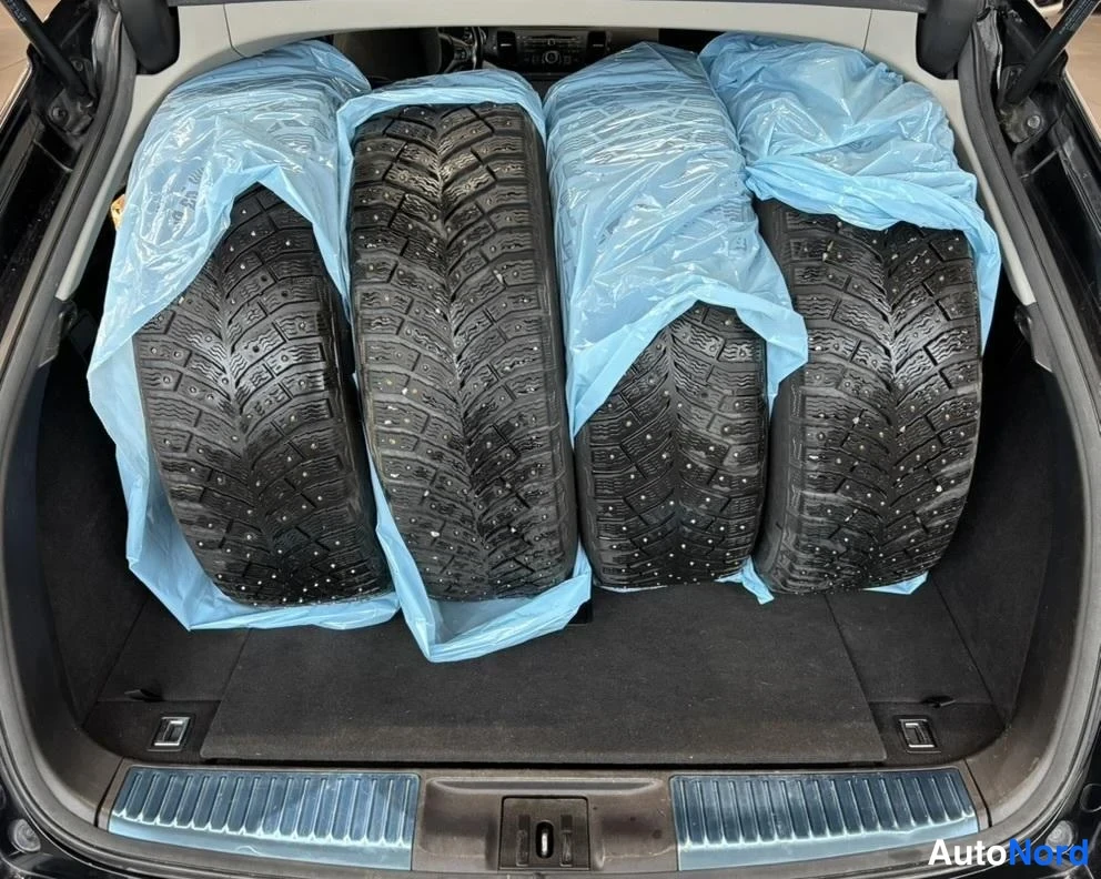 Musta Honda Accord Tourer 2008, kuva 9