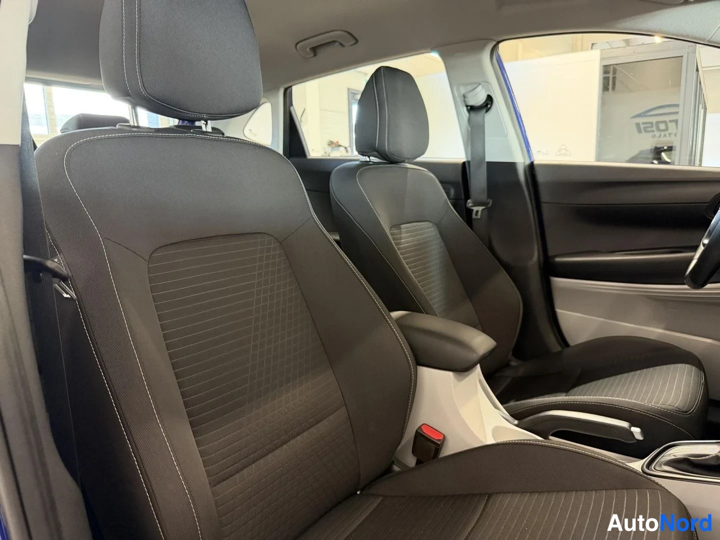Sininen Hyundai i20 2021, kuva 13
