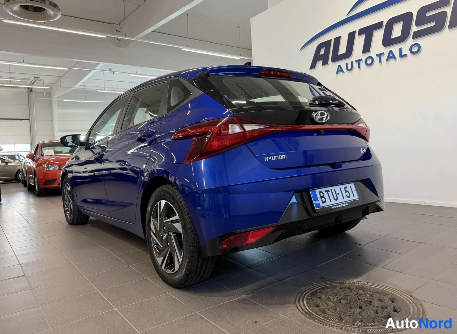 Sininen Hyundai i20 2021, takaviisto, kuva 4