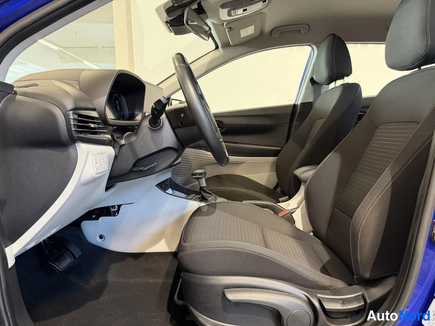 Sininen Hyundai i20 2021, kuva 7