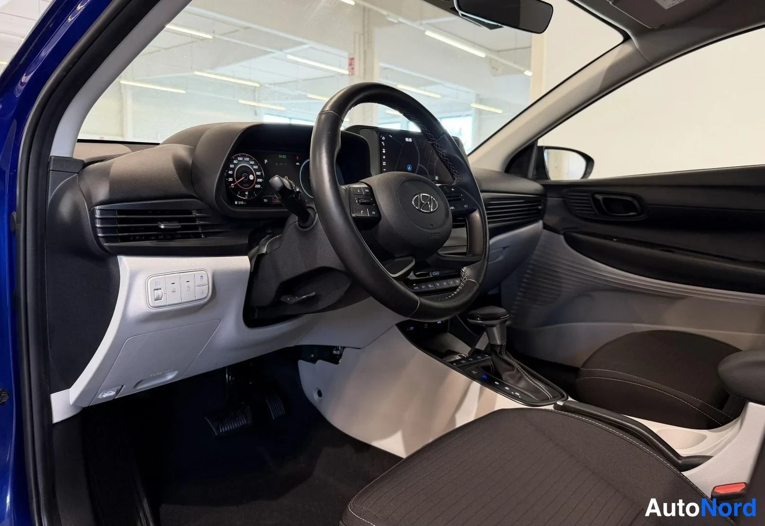 Sininen Hyundai i20 2021, kuva 8