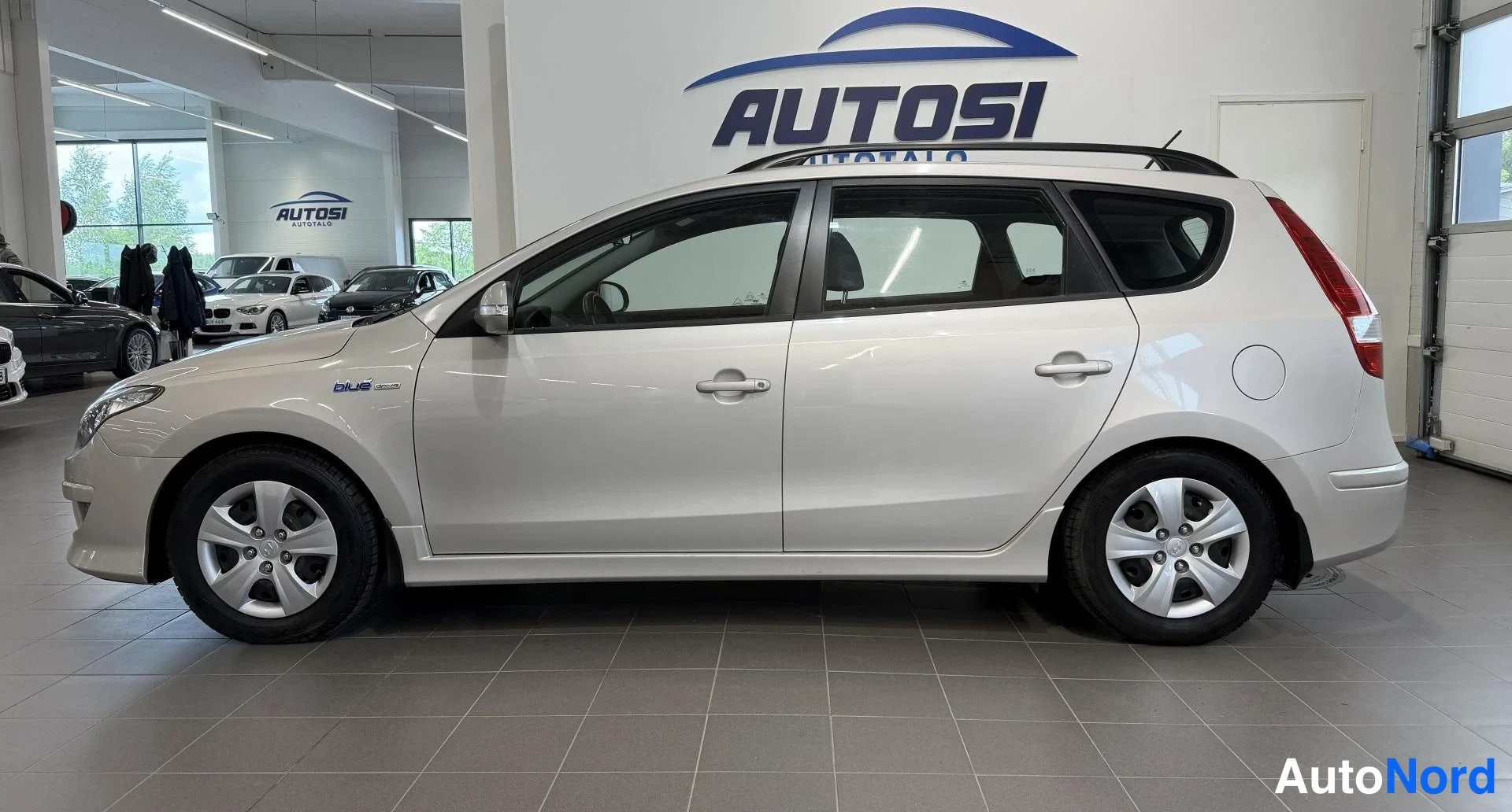 Hopea Hyundai i30 2011, sivulta, kuva 3